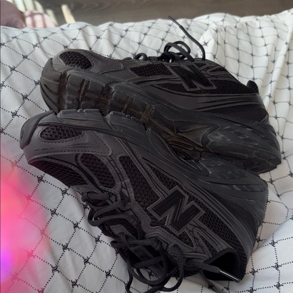 New Balance Charcoal Running Shoes - Picture 13 of 14